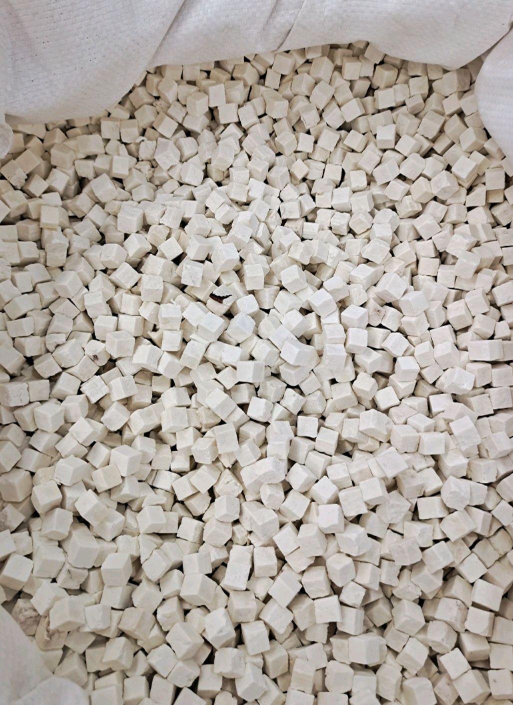 安徽精品茯苓丁白茯苓中心片丁茯苓碎常年加工量大 茯苓粉