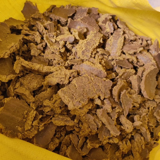 郓城县厂家发货棉籽饼纯绿色有机肥，能增加果实糖粉色泽，改善土壤板结