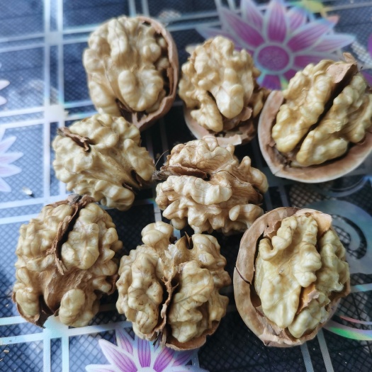 洪洞县有机清香核桃，皮薄仁大颗粒饱满