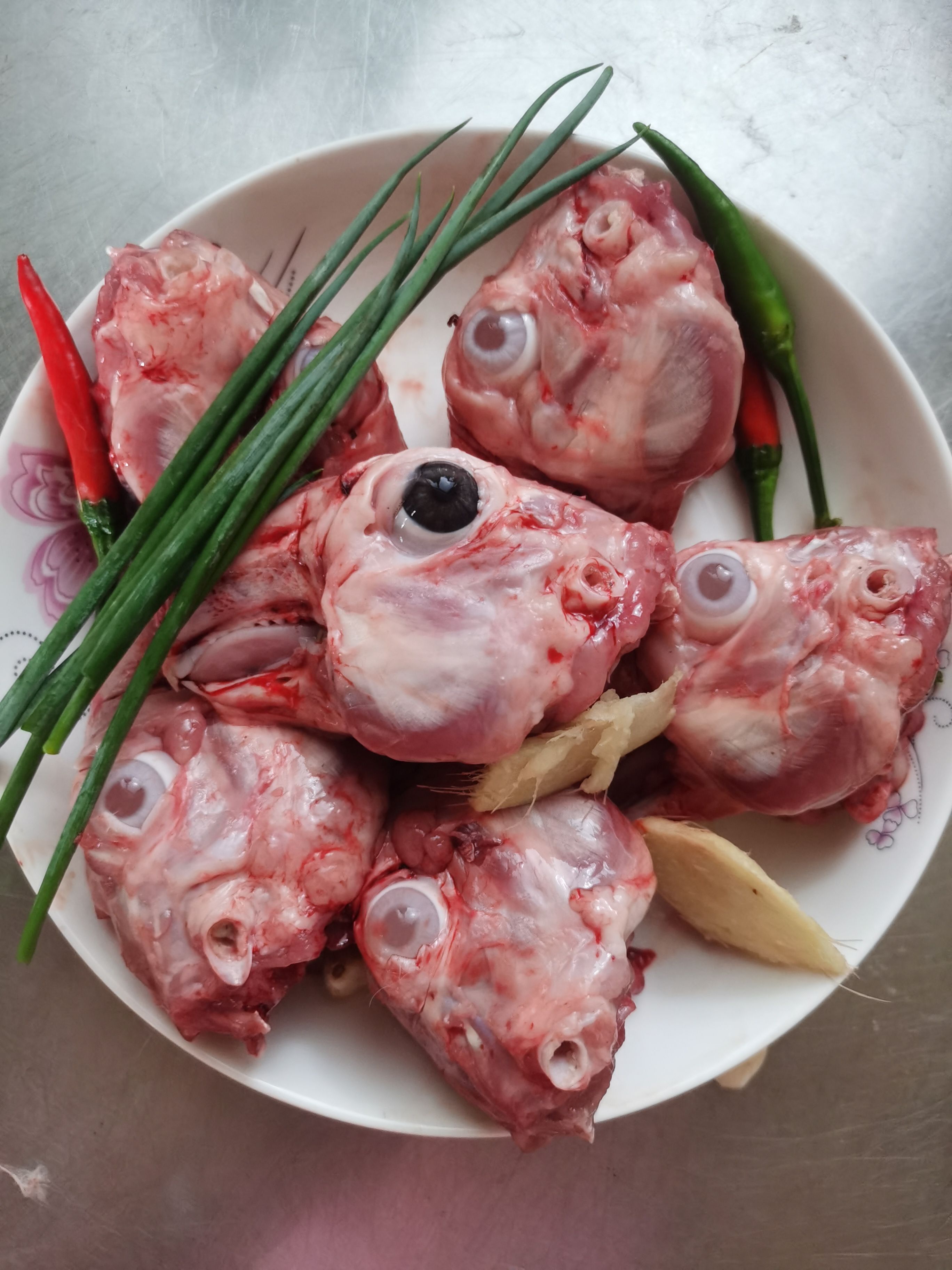 鹽城兔肉類  常年供應兔分割產品：兔頭，兔前腿：，后腿，腰子，肚