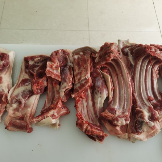 放养香猪肉，不喂饲料，不打激素，让您吃出三十年的肉味