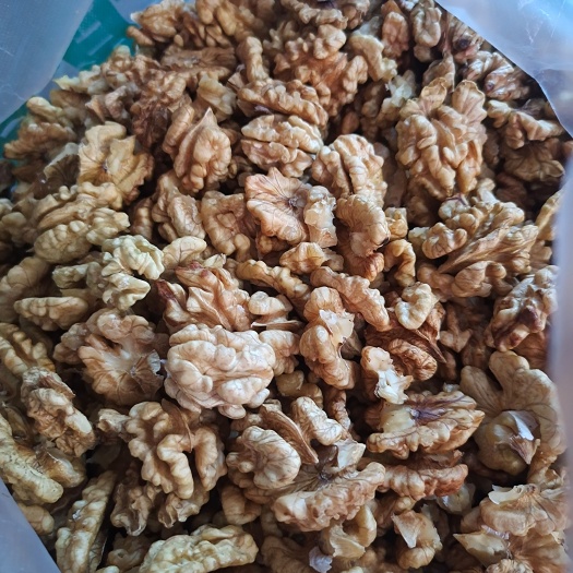 宁县自家产黄土高原优质核桃，核桃仁。花椒，黄花菜。杏仁，
