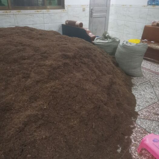大量干青蒿   青蒿素含量高，附近乡亲一季的成果。有几万斤。