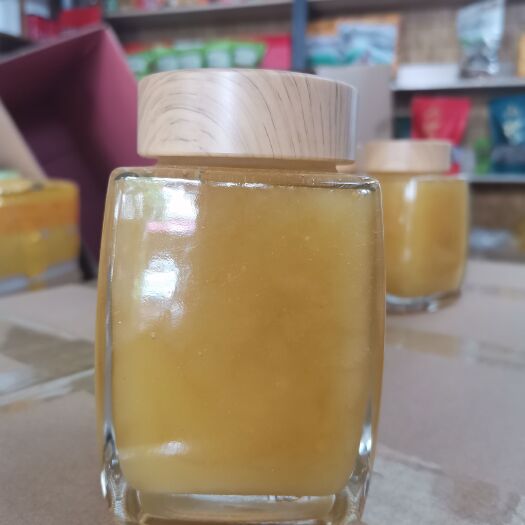 思茅蜂蜜(深山老林里的蜂蜜)、已经结晶，晶体细腻