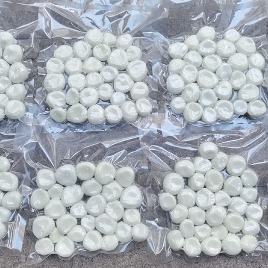 摊平的真空马蹄，精品马蹄。天天新鲜，工人现削的。绿色食品！