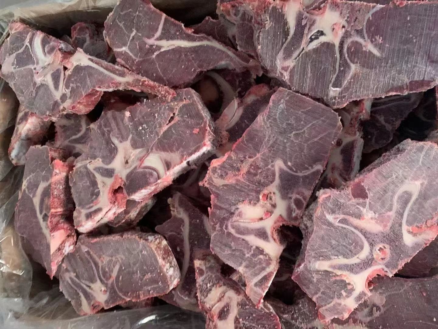 满肉牛脖骨，可切块可做小包装，货源充足全国发货，需要联系。