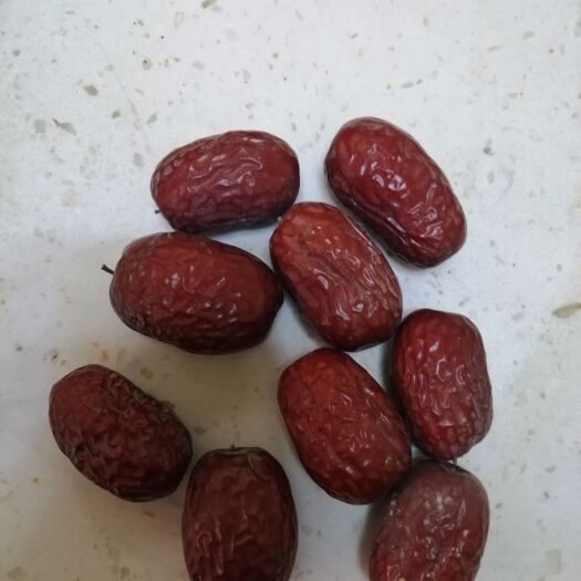 若羌县皮薄，肉厚，核小
