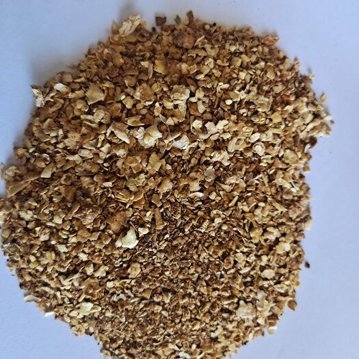 潍坊糟渣类饲料，糖蜜玉米渣麸皮，高能量高蛋白，牛羊养殖高效产品