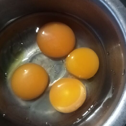 慈溪市正宗农村散养土鸡蛋，乌鸡蛋，粮食青草喂出来的！