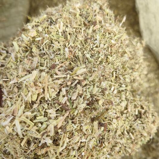 正阳县花生秧  牛草，羊草，马草，鹿草，兔草粉，