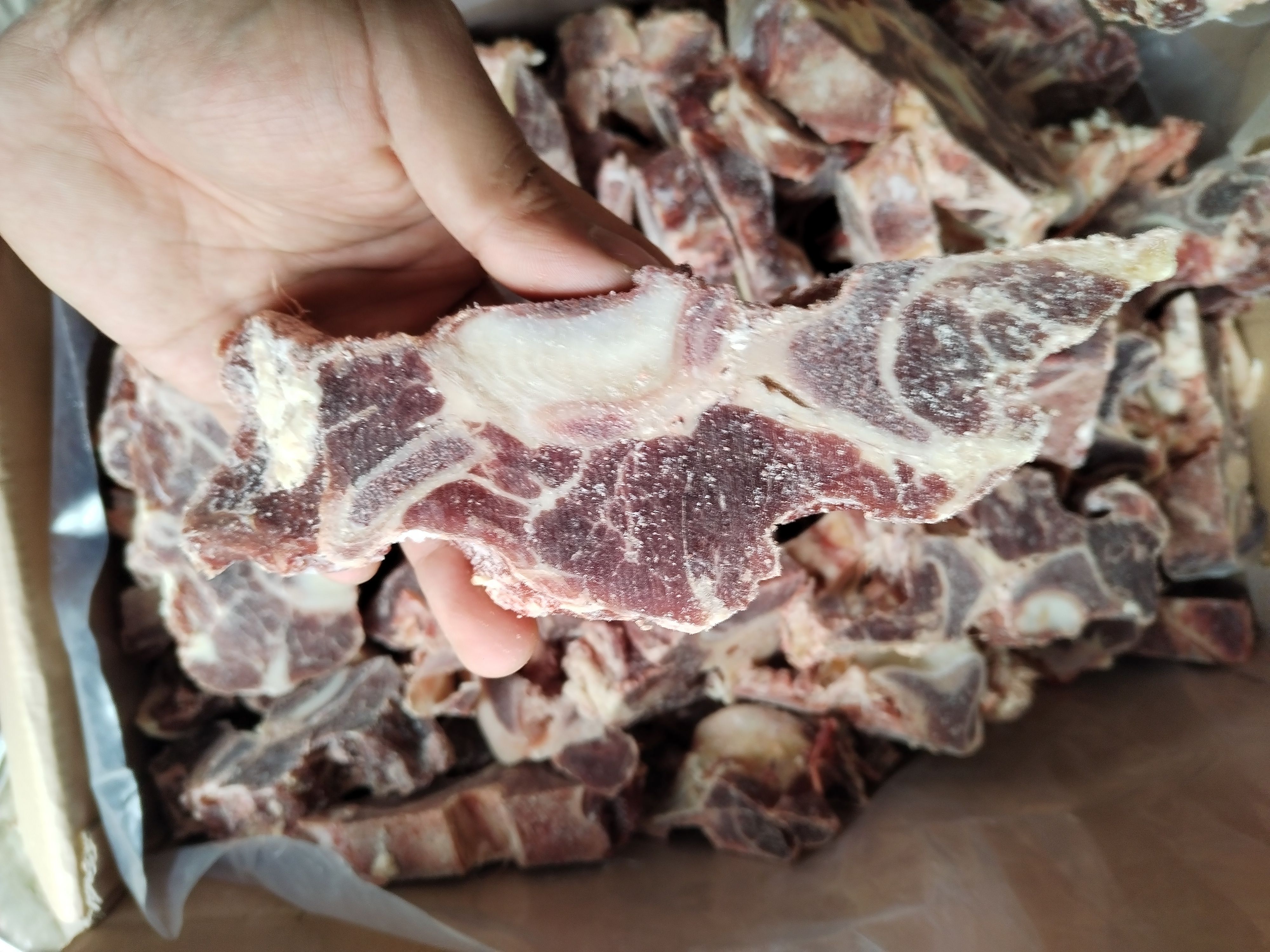 牛脖骨接近满肉的一款价格不高吨出更低