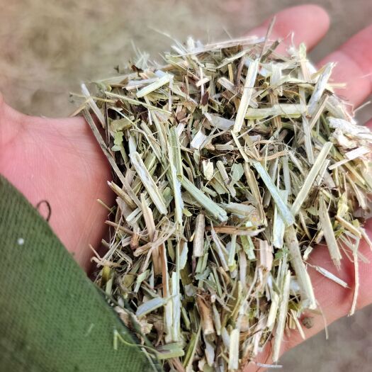 正阳县花生秧羊草，含有高蛋白，牛羊马，吃了生长速度快