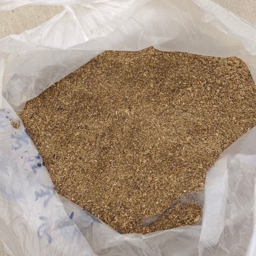 青岛中草药发酵饲料可代替苜蓿草一部分精粮效果杠杠的