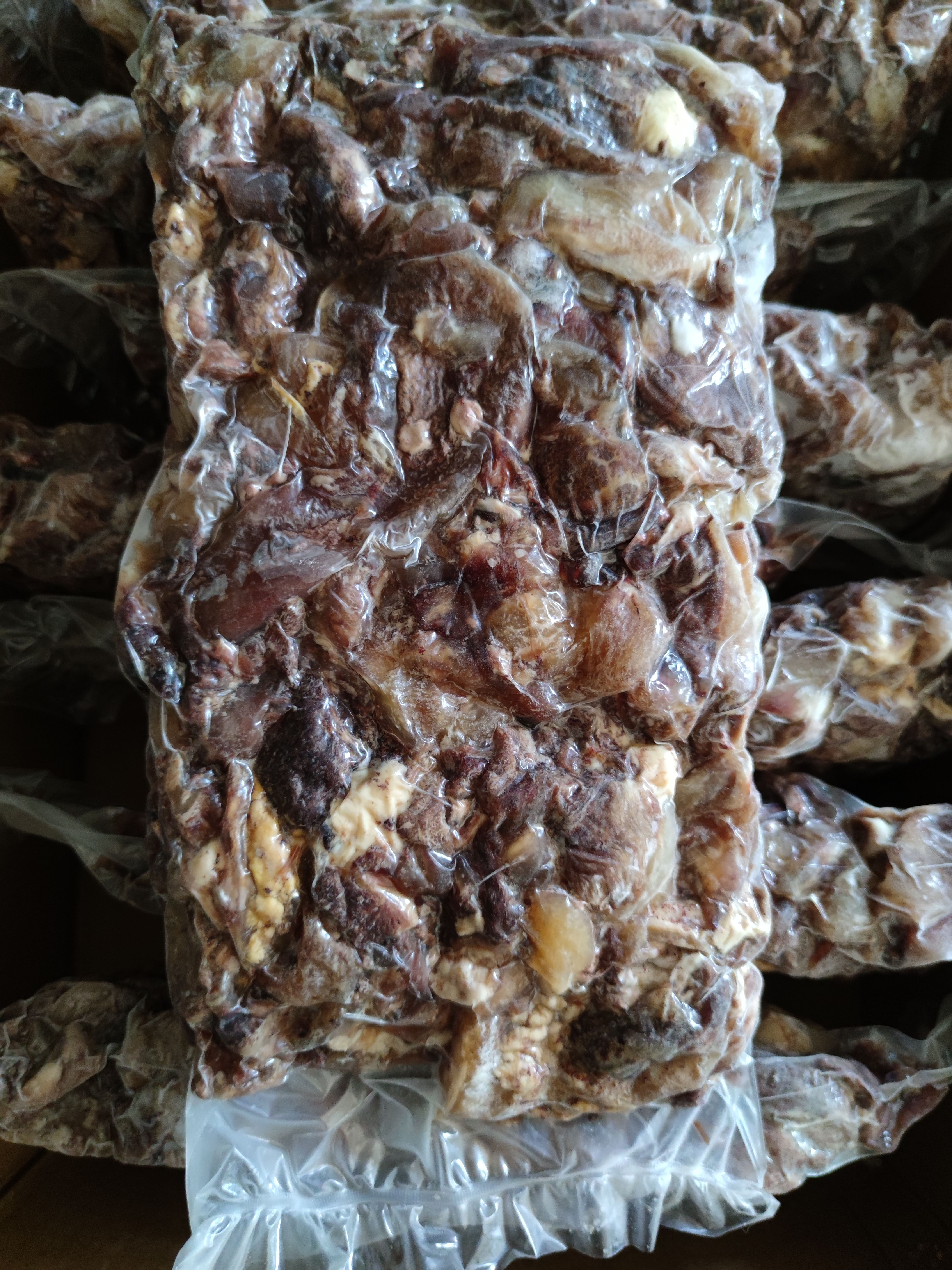 全熟牛剔骨肉，有高中低三个档次，适合快餐，做牛肉汤！方便快捷