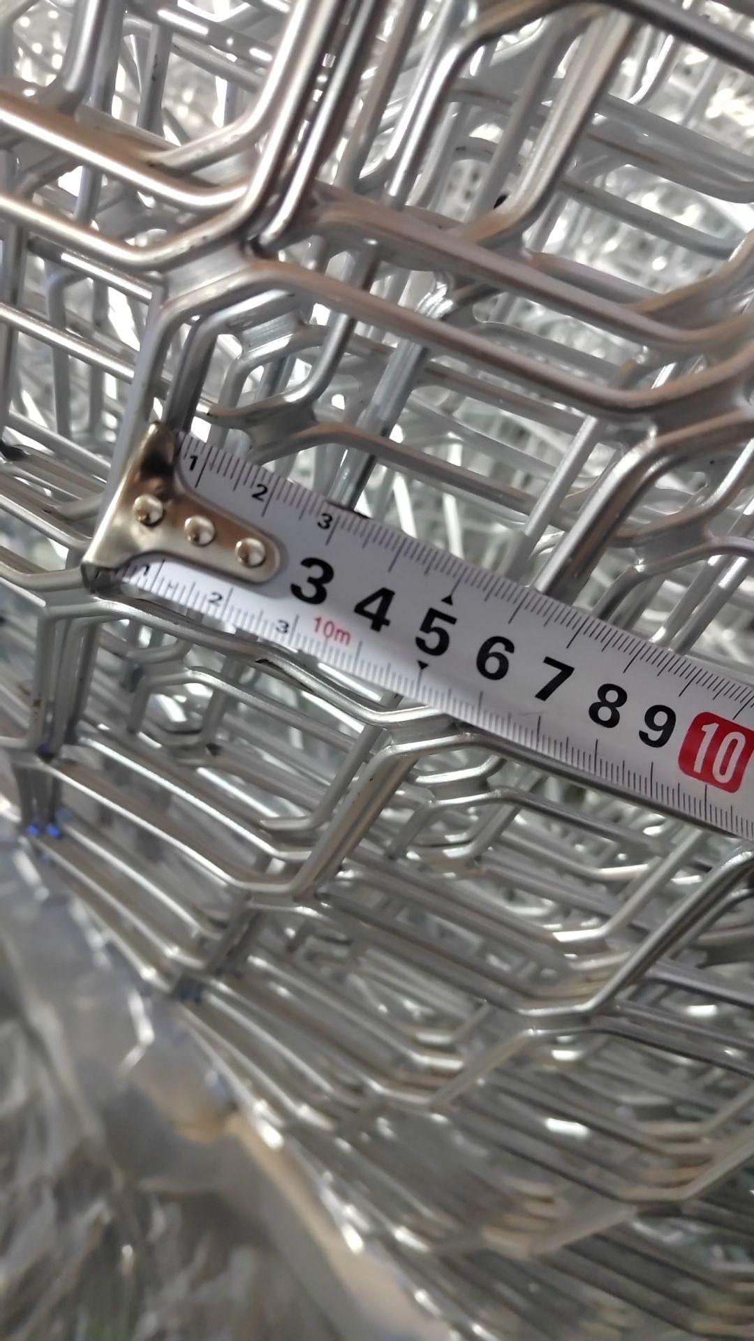 护栏网/4毫米厚6厘米孔1米宽6米铝合金吊顶网铝制防盗网
