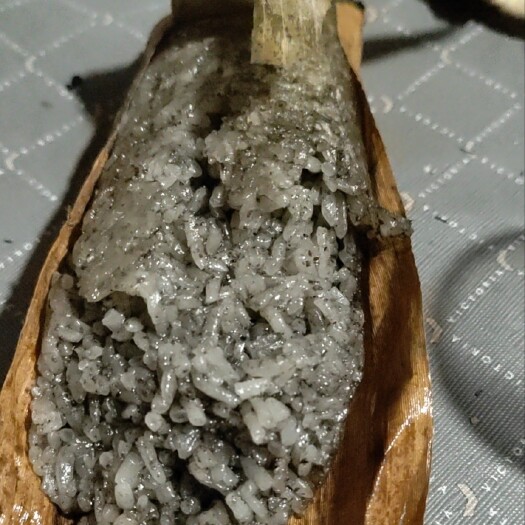 贞丰县布依族特色灰粽粑（布依族灰粽子）