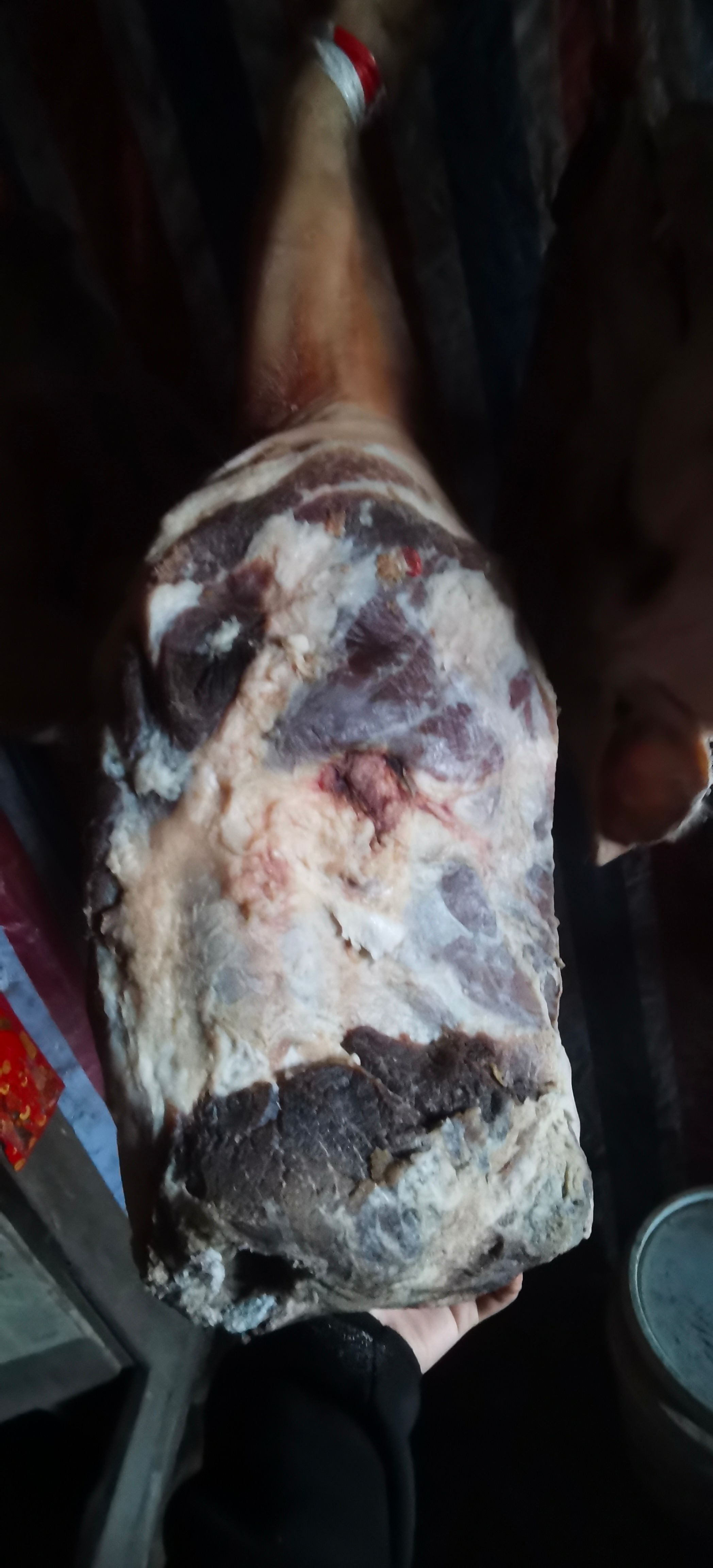 宣威老火腿，农村自家腌制