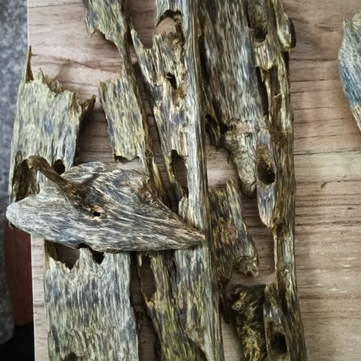 廉江市奇楠沉香材料，小料一级货可煮水茶饮。