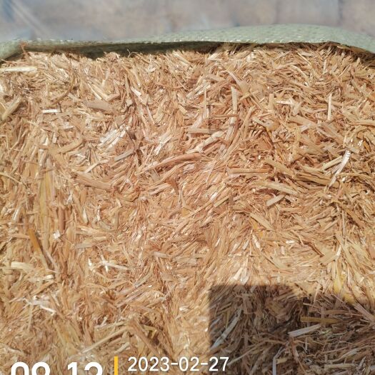 宿州牛羊的金面包小麦秸秆