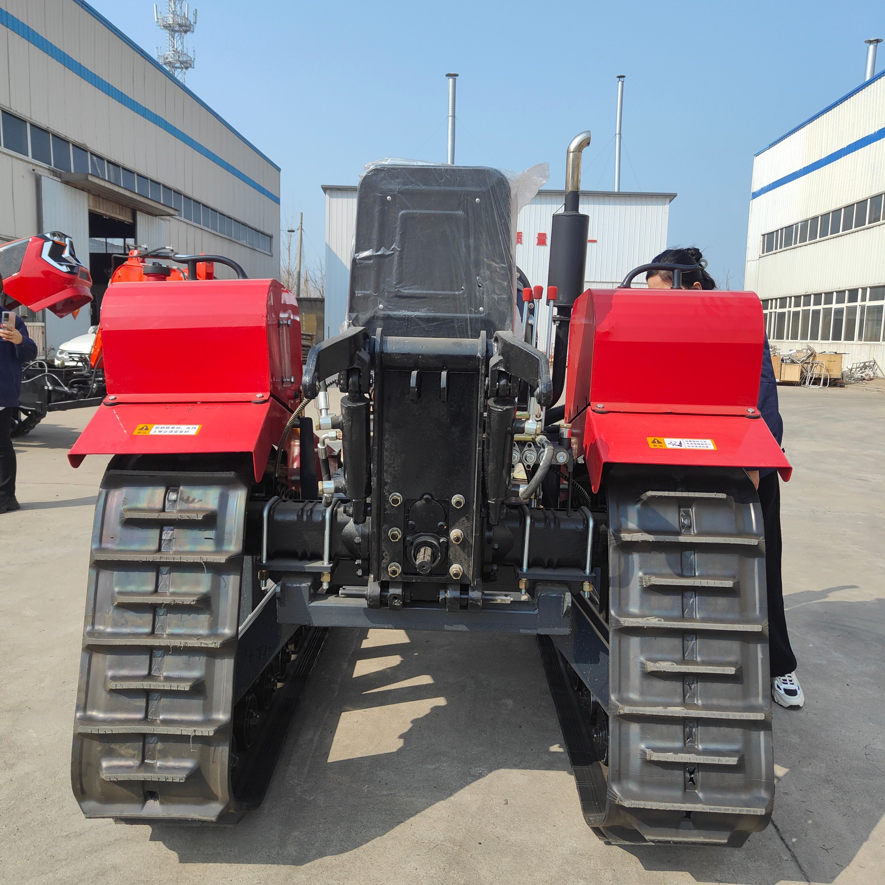 100马力水旱两用旋耕机