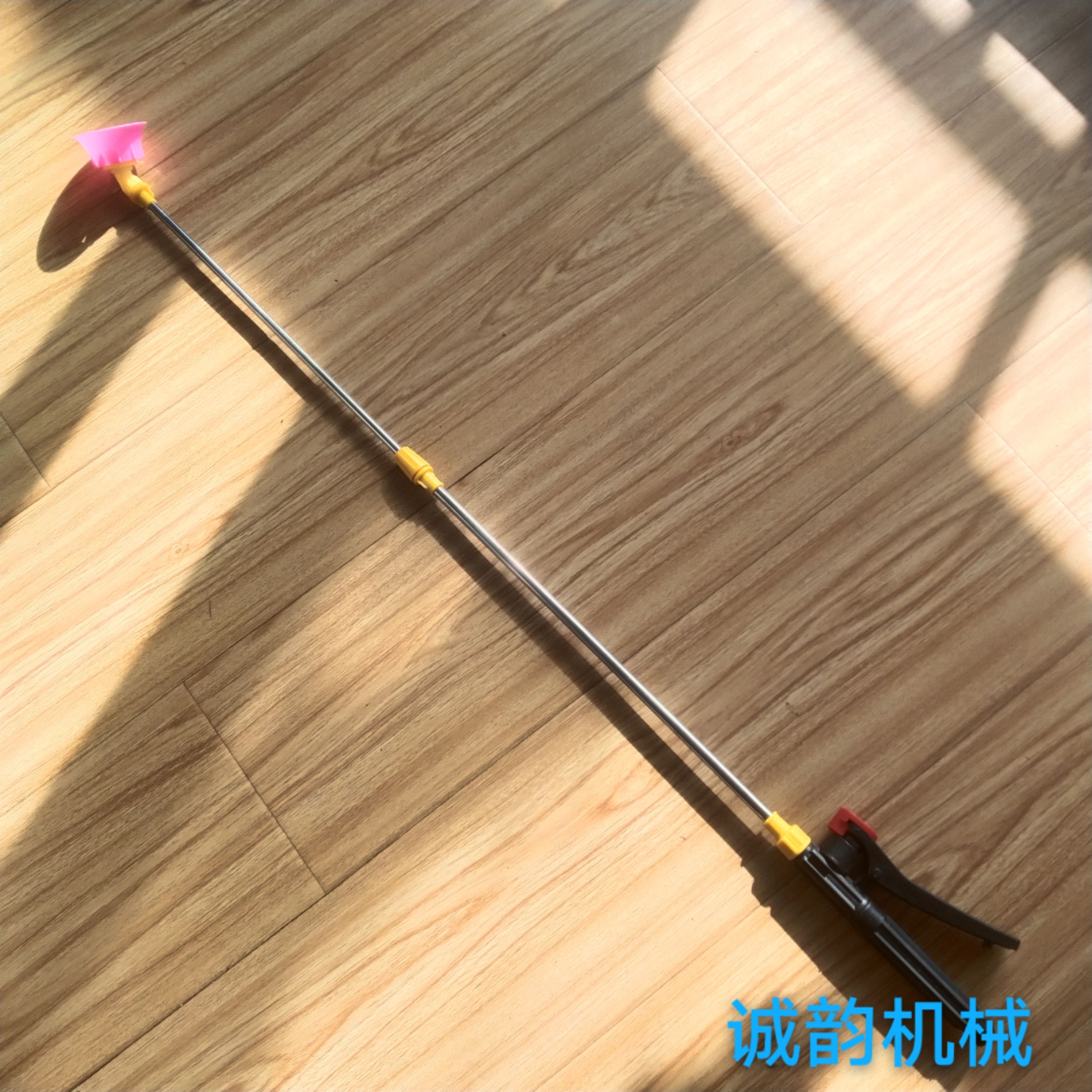 電動(dòng)噴霧器配件打農(nóng)藥果樹(shù)打藥噴槍五孔防風(fēng)大噴頭伸縮不銹鋼噴桿