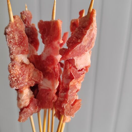 鄄城县冷冻制品羊肉串，牛肉串！一支30克，一包20支