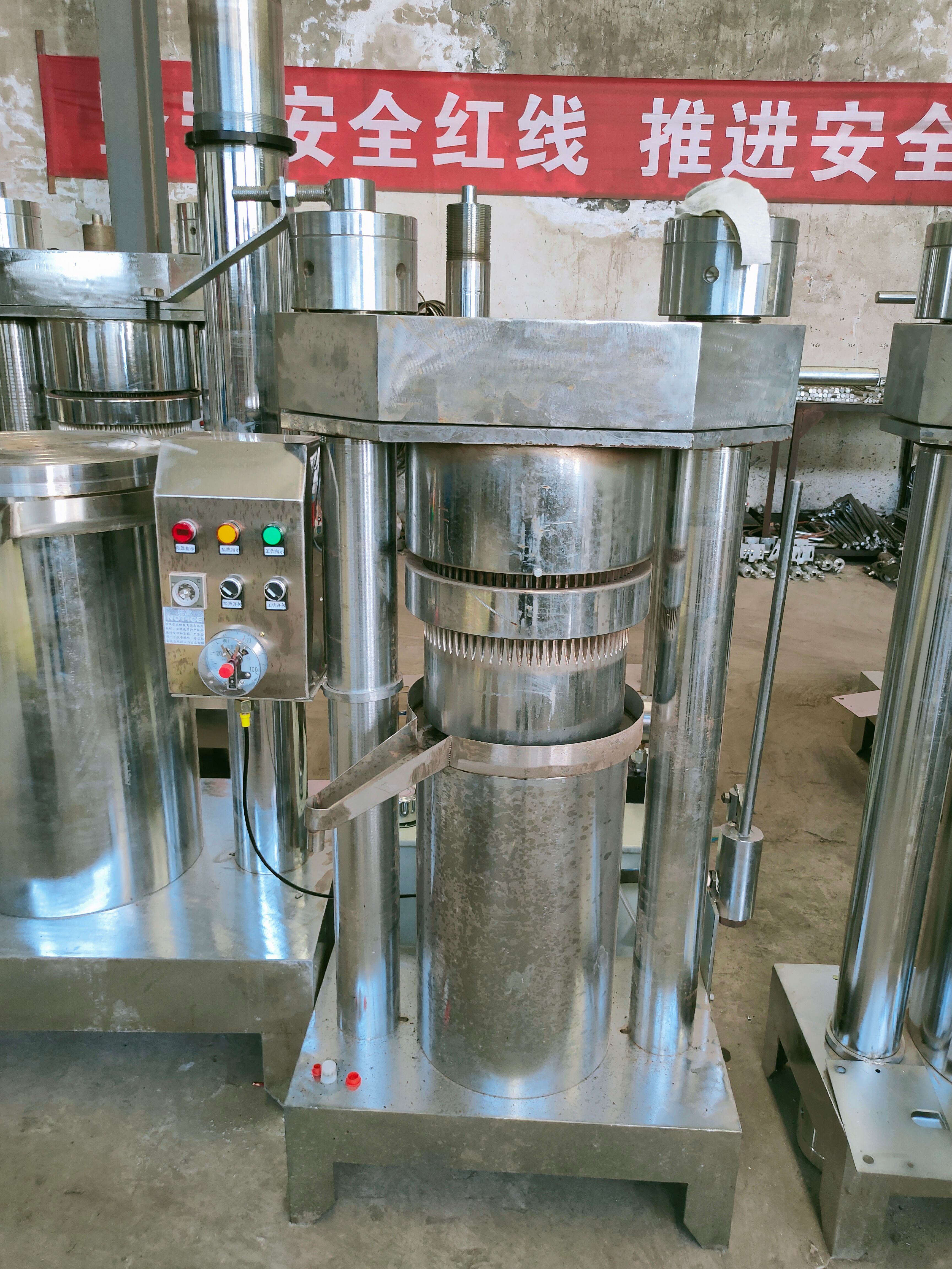 液压香油机全自动液压芝麻茶籽核桃榨油机冷榨热榨均可出油率高