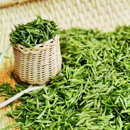 苏州洞庭山碧螺春茶个个嫩芽，纯手工制作，茶香牵引着你感受春天…