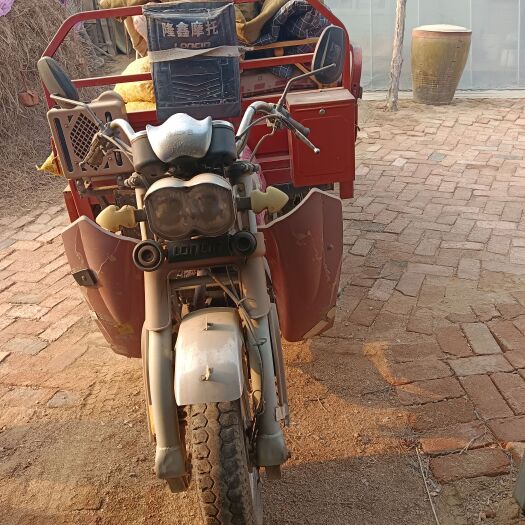 抚顺隆鑫三轮车， 车况很好
