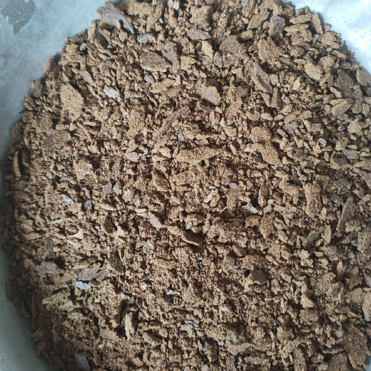 乐至县油菜籽饼，蛋白含量高，水分10以内，可定包装，定重量。