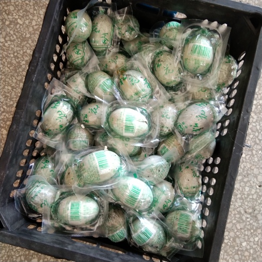 高邮市60g以上咸鸭蛋，松花蛋，70g以上双黄蛋，中药熬制的活珠子