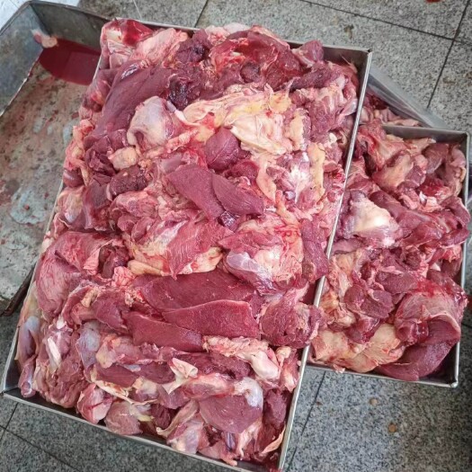 梧州纯干牛碎肉，大块牛碎肉，碎腩，有少量瘀血