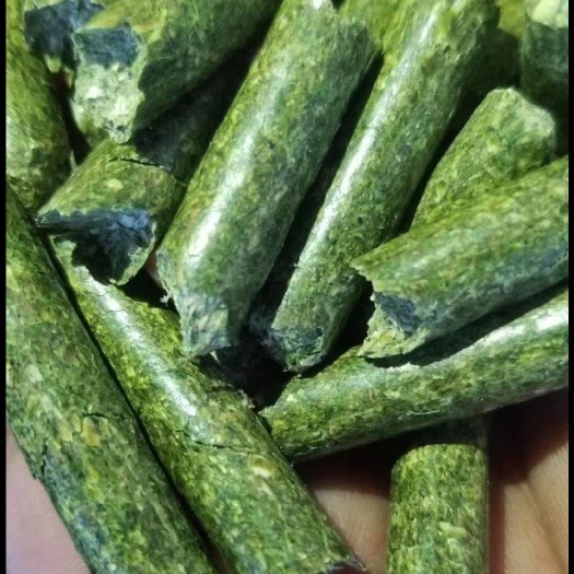 济南网店宠物牧草专用纯苜蓿草颗粒4毫米牧草饲料牛羊骆驼梅花鹿
