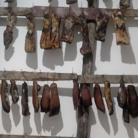 重庆市正宗腊肉厂家批发质量保证