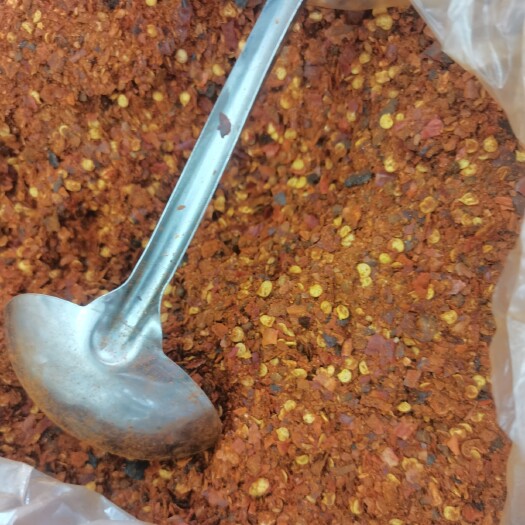沿河县传统手工兑舂辣椒面，配料:芝麻，木姜子，陈皮，花椒等，可定制