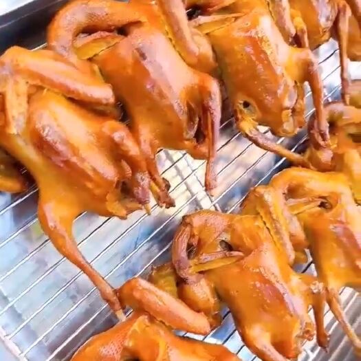 玉田县特色熏乳鸽