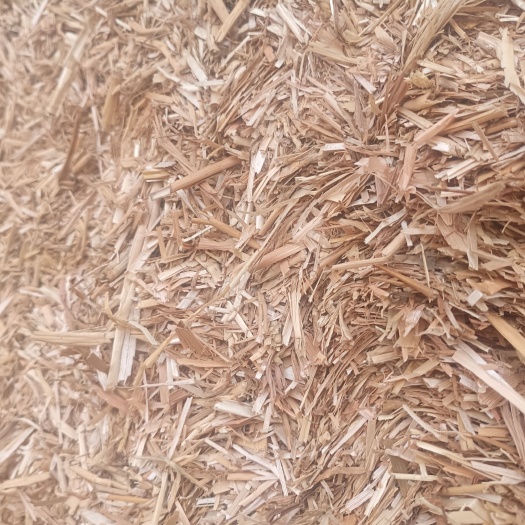 正阳县你家需要小麦桔杆。我这里正在加工。需要的联系。