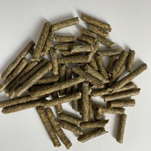 正阳县花生秧压制熟化颗粒