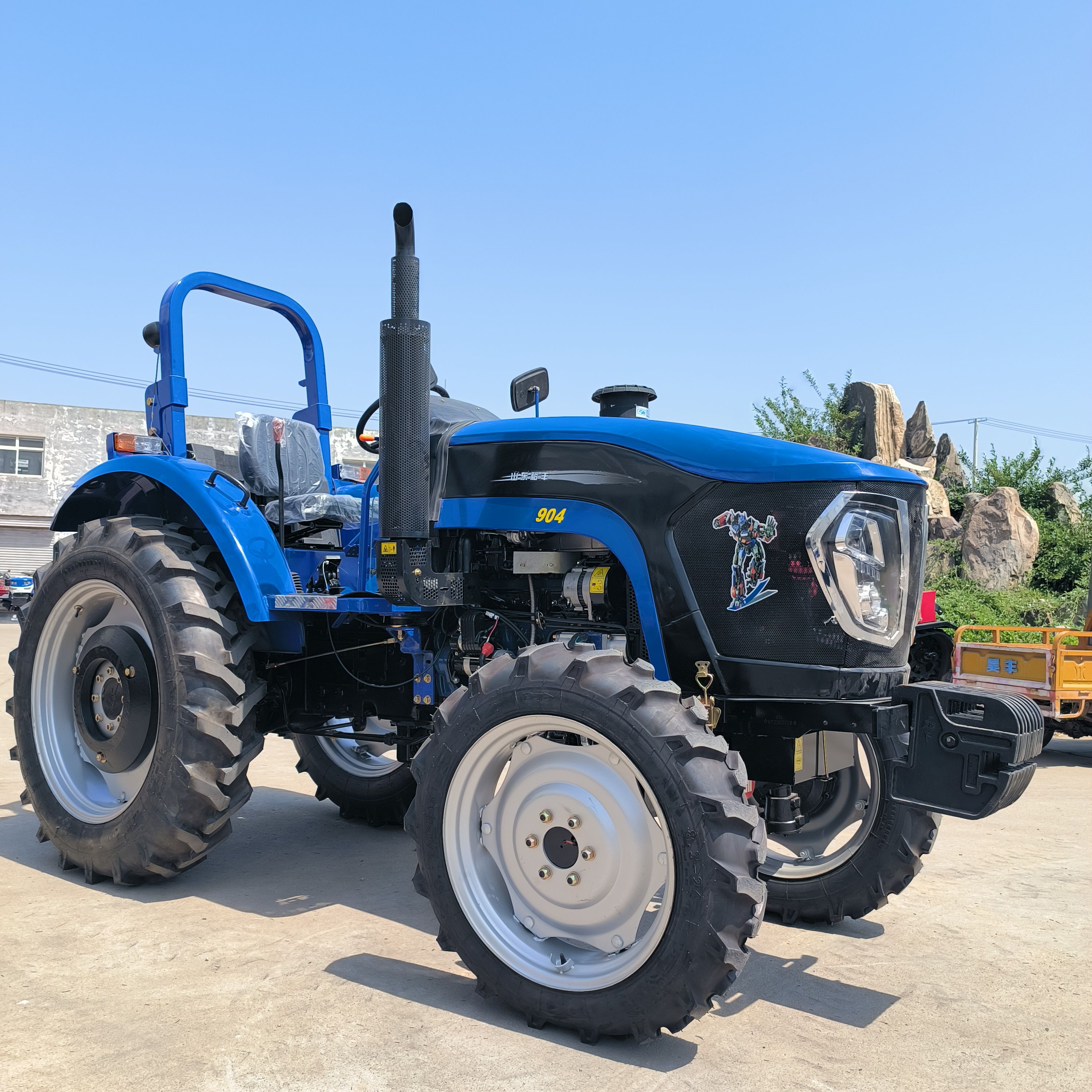 904拖拉机四轮农用耕地机多功能旋耕机四驱大马力柴油机