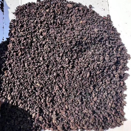 太原猪肺粉是由屠宰厂副产品（猪肺）经蒸煮挤压脱水后，控温、灭菌、