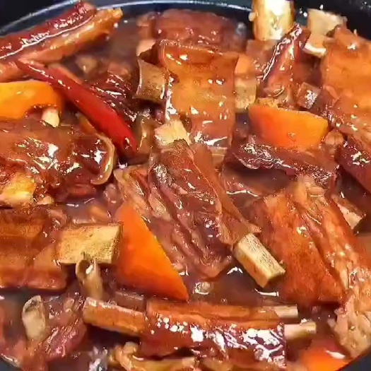 老人孩子都爱吃的红焖羊排，教程教给你[微笑]是不是让你流口水