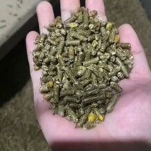 新乐市花生秧加碎玉米颗粒