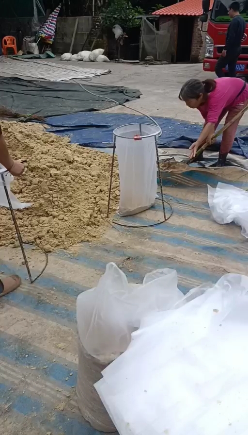 钦州长年大量供应发酵玉米渣，货源充足价格美丽，。