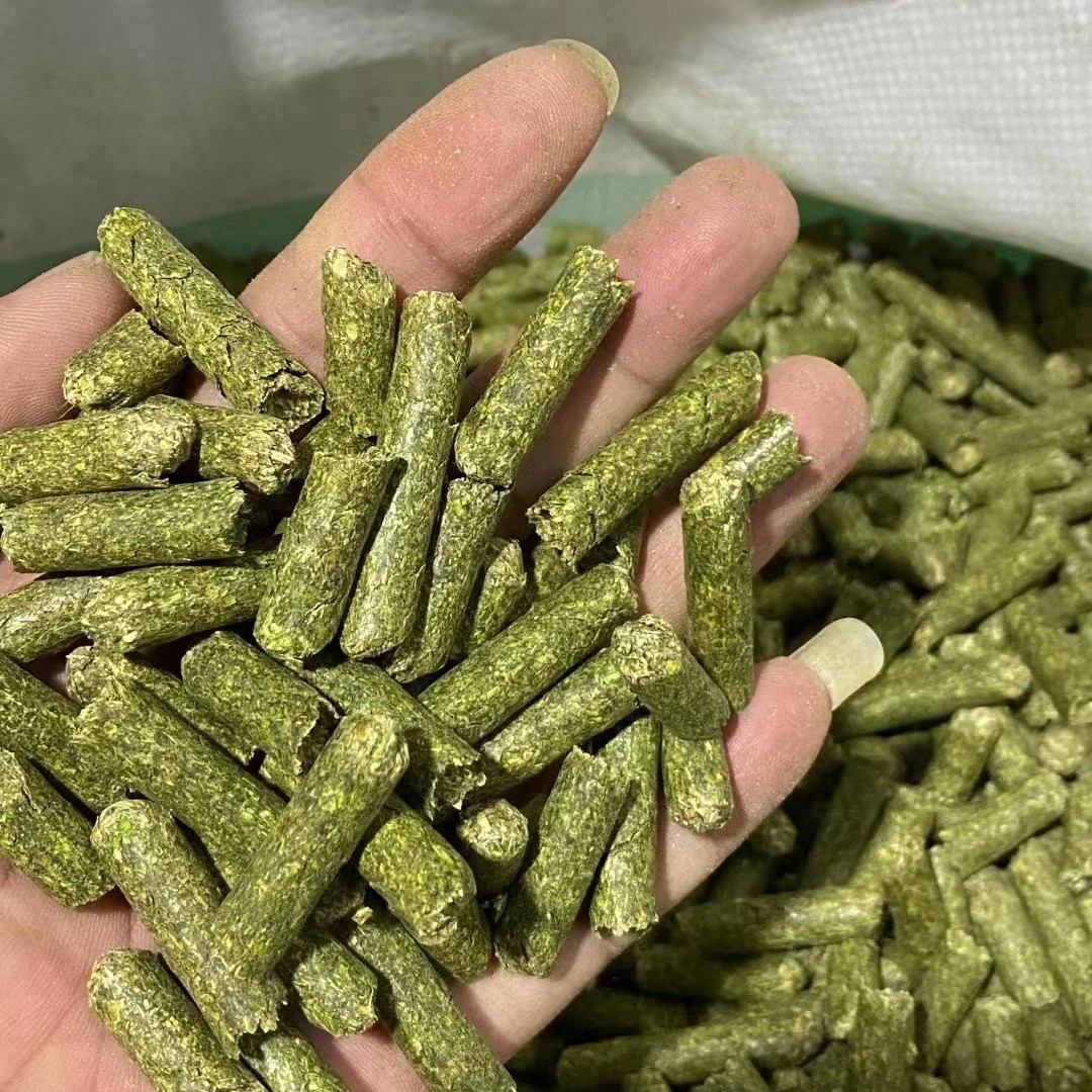 牛羊饲料，干牧草，颗粒