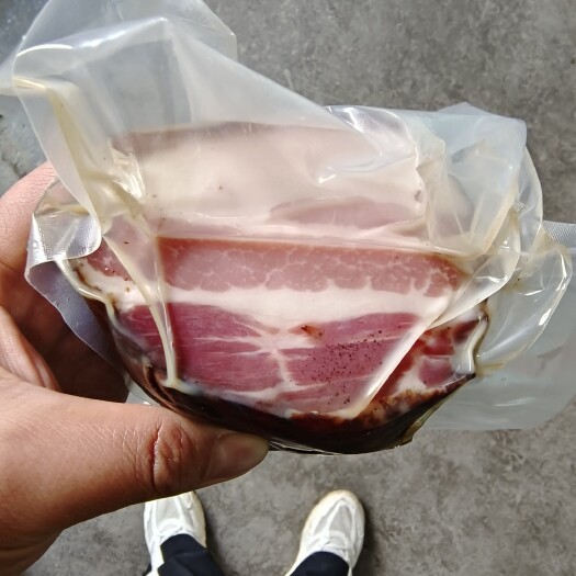盐津县高山土猪烟熏腊肉无饲料喂养  无任何激素粗粮野草喂养1年