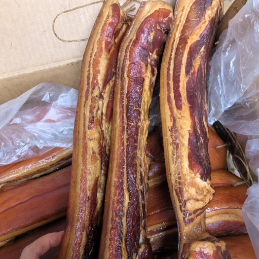 成都腊肉，便宜五花腊肉江湖地摊展销会热卖产品批发