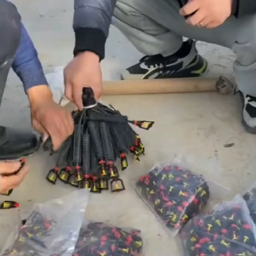 鄄城县草莓大棚种植基地安装吊挂折射微喷