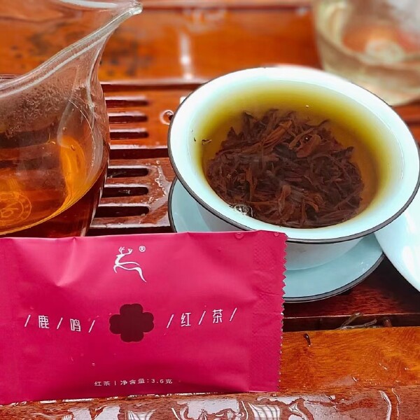 四川珙县鹿鸣红茶，一叶鹿鸣，尽享安宁！喜欢喝红茶的可以联系我