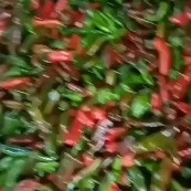 本地彩椒泡椒大量上市，價(jià)格美麗