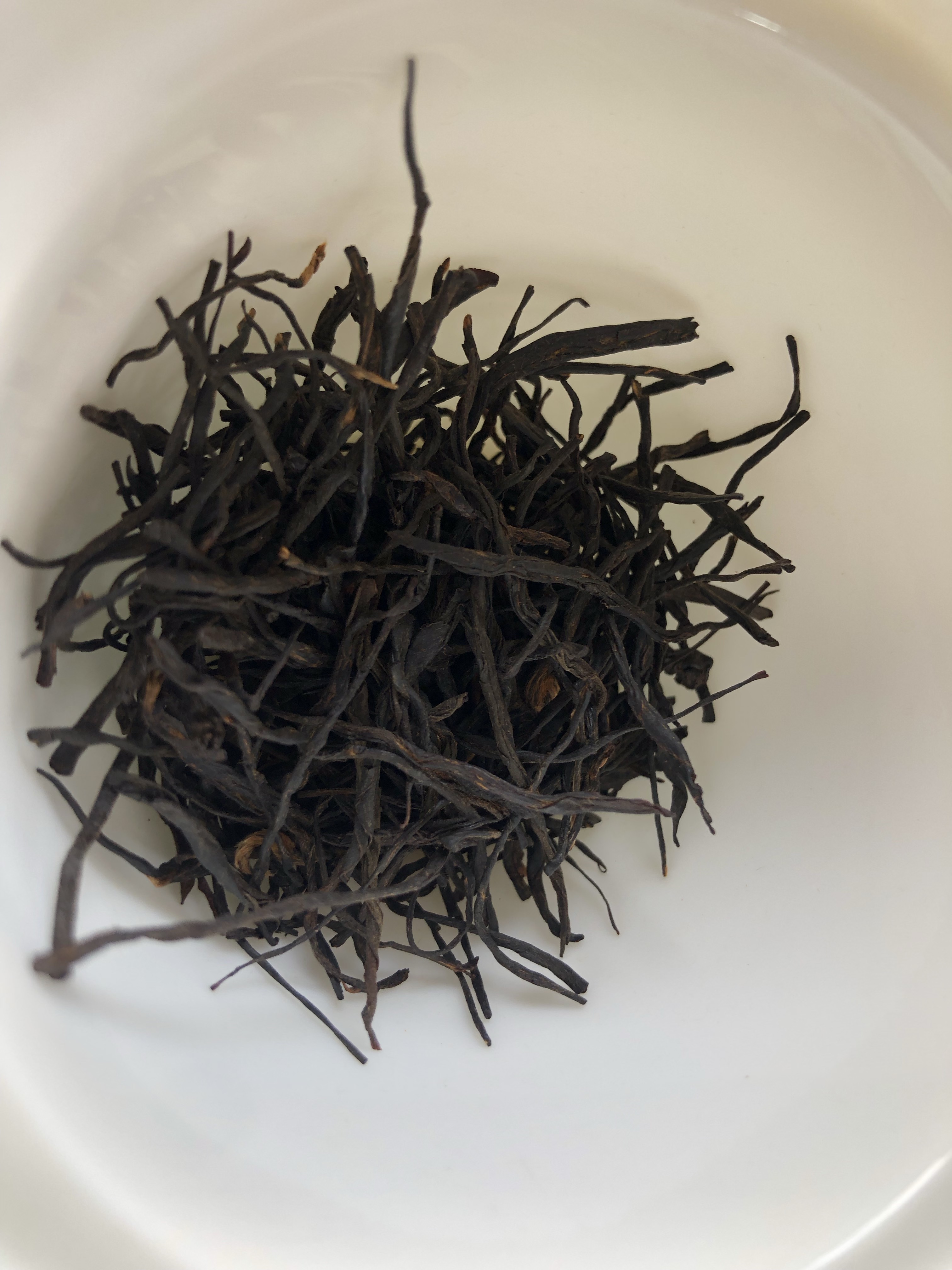 中国红，花香浓郁层次感丰富，汤感饱满圆润